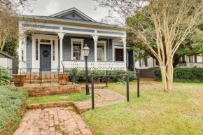 Comfy Central Natchez Hideaway Walk to Dtwn!